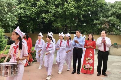 Thầy và trò trường THCS Ninh Thành, TP. Ninh Bình hân hoan trong Lễ Khai giảng năm học mới 2022-2023.